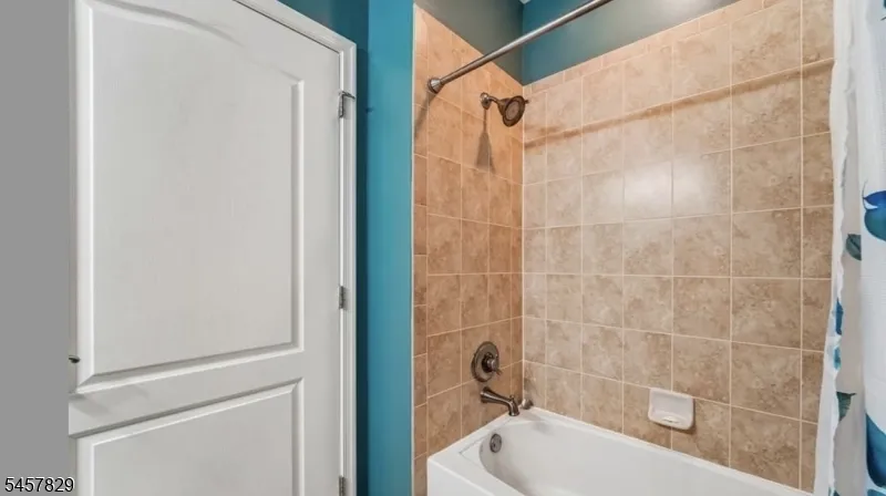 6214 Brookhaven Ct Riverdale, NJ 07457
