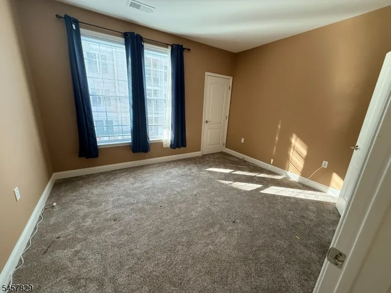 6214 Brookhaven Ct Riverdale, NJ 07457