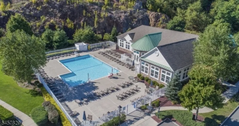 6214 Brookhaven Ct Riverdale, NJ 07457