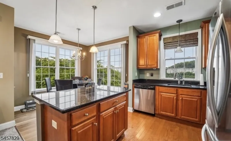 6214 Brookhaven Ct Riverdale, NJ 07457