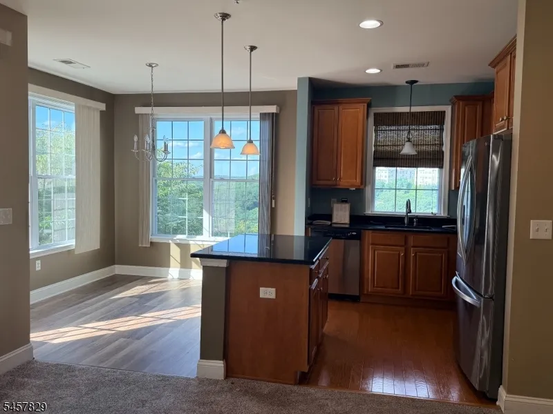 6214 Brookhaven Ct Riverdale, NJ 07457