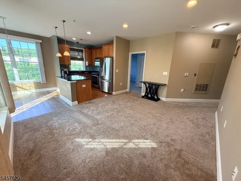 6214 Brookhaven Ct Riverdale, NJ 07457