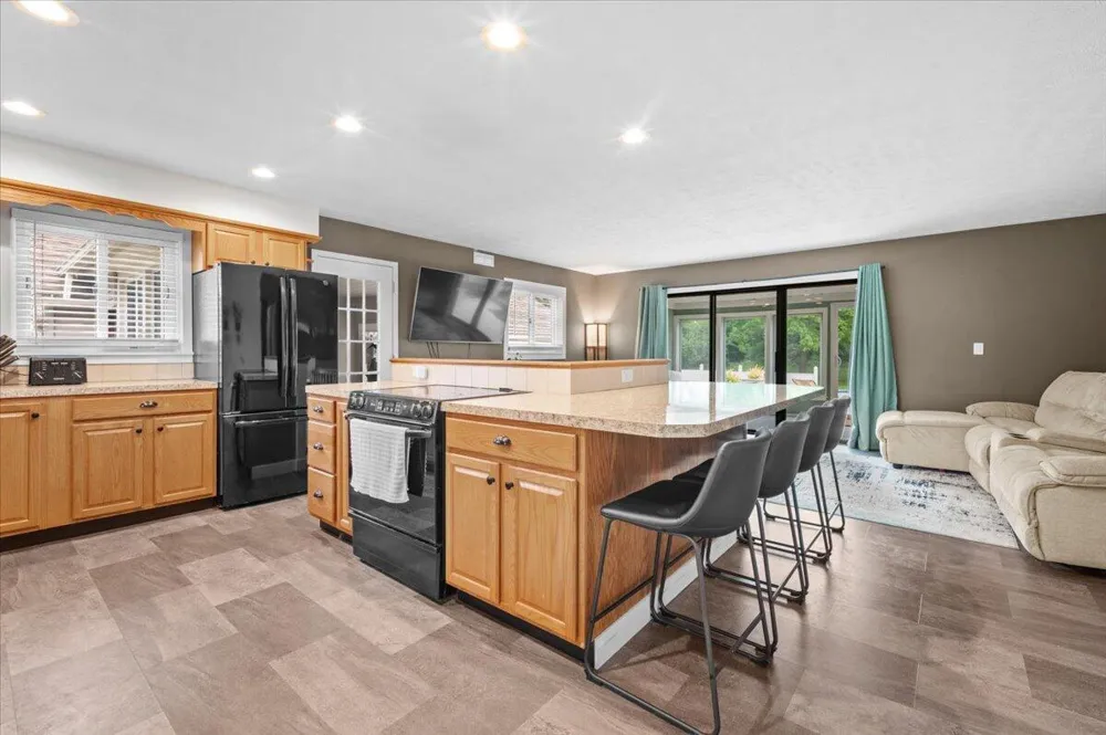 310 Kinney Avenue NW Grand Rapids, MI 49534