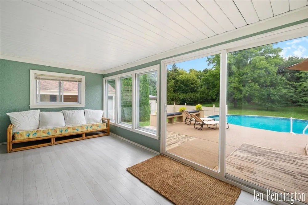310 Kinney Avenue NW Grand Rapids, MI 49534