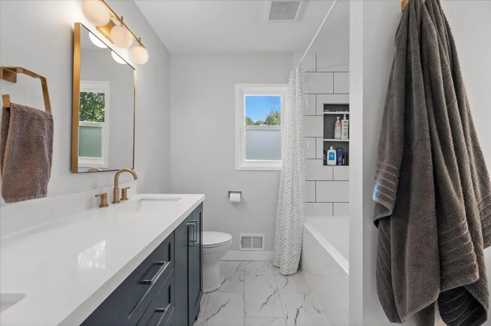 310 Kinney Avenue NW Grand Rapids, MI 49534