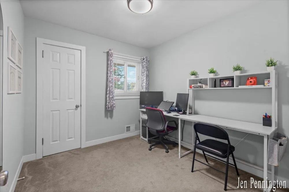 310 Kinney Avenue NW Grand Rapids, MI 49534