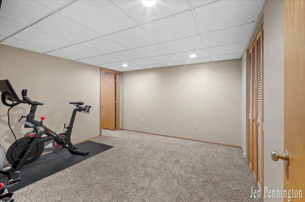 310 Kinney Avenue NW Grand Rapids, MI 49534