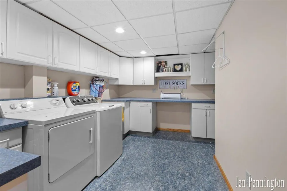 310 Kinney Avenue NW Grand Rapids, MI 49534