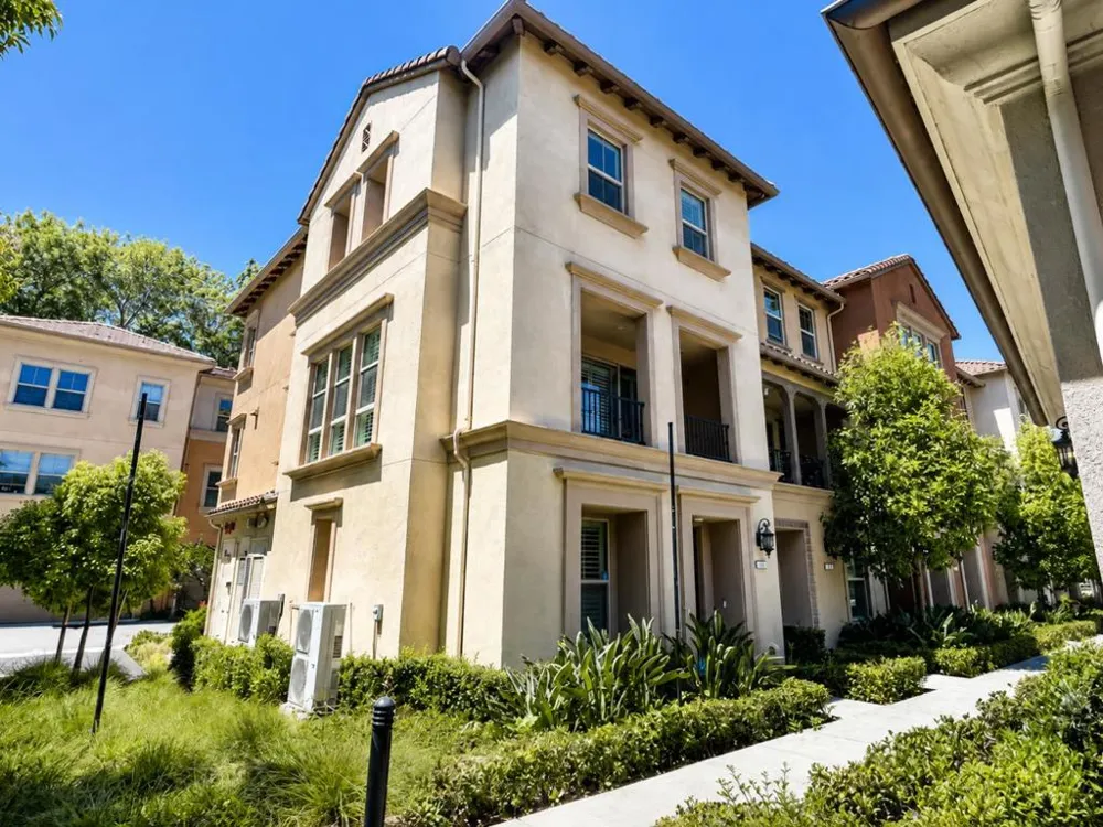 560 Saint Remi Terrace #1 Sunnyvale, CA 94085