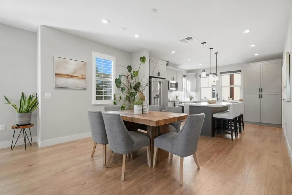 560 Saint Remi Terrace #1 Sunnyvale, CA 94085
