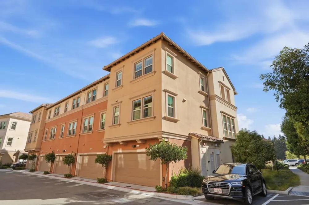 560 Saint Remi Terrace #1 Sunnyvale, CA 94085