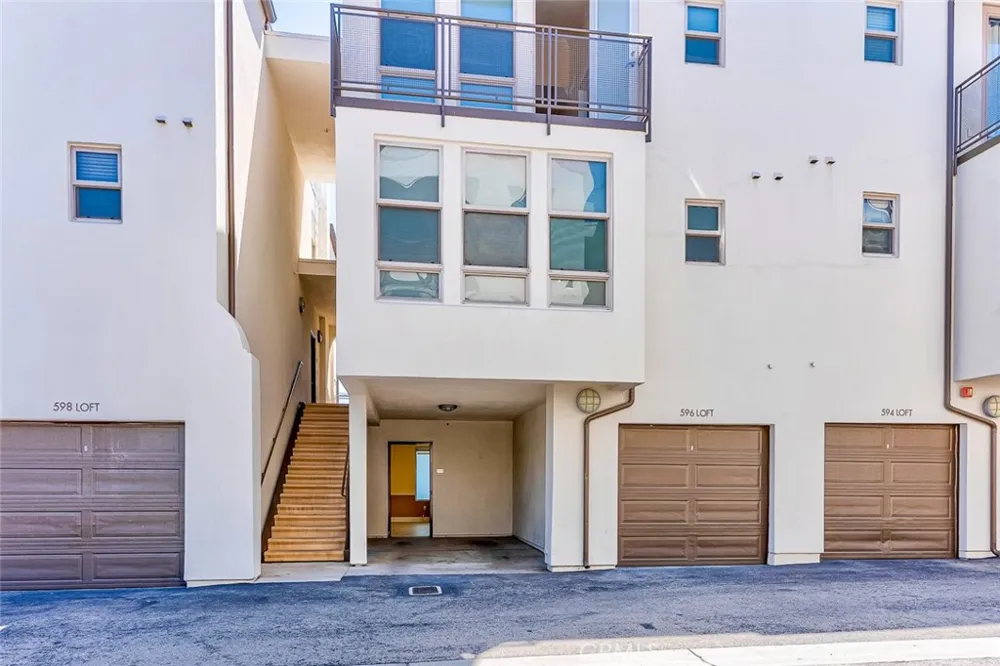 596 S Brea Boulevard Brea, CA 92821