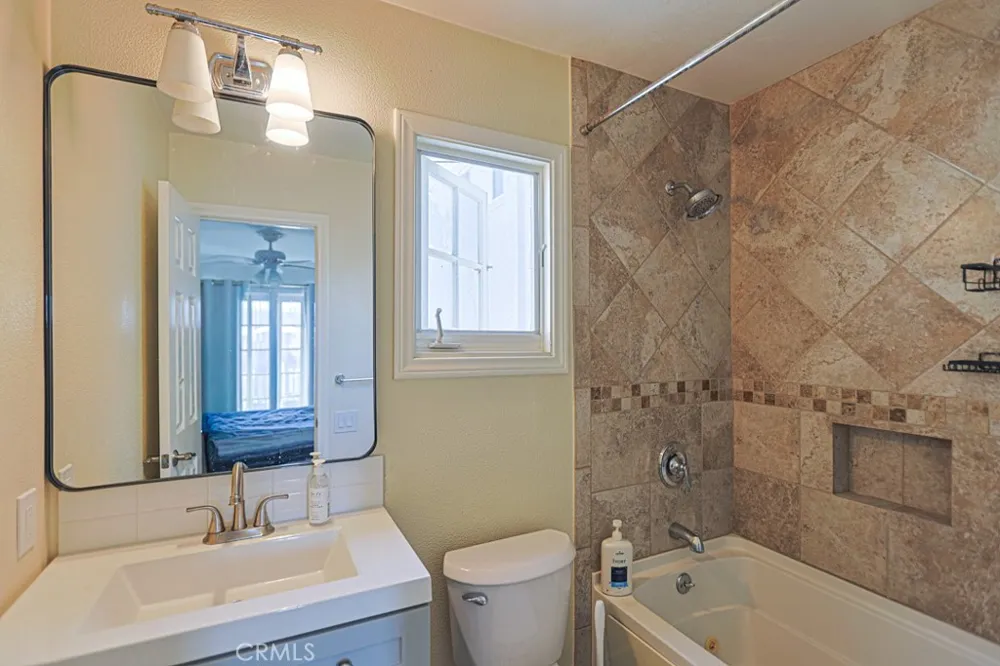 218 16th #A Huntington Beach, CA 92648