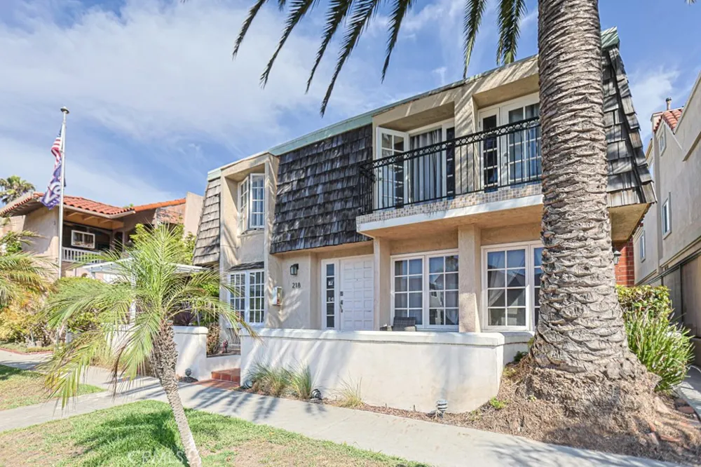 218 16th #A Huntington Beach, CA 92648