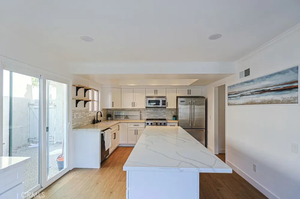 218 16th #A Huntington Beach, CA 92648