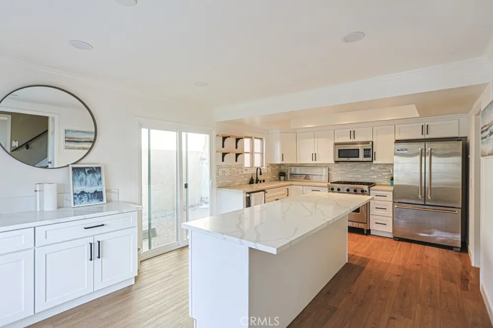 218 16th #A Huntington Beach, CA 92648