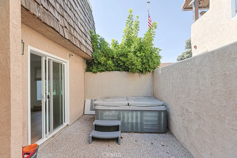 218 16th #A Huntington Beach, CA 92648