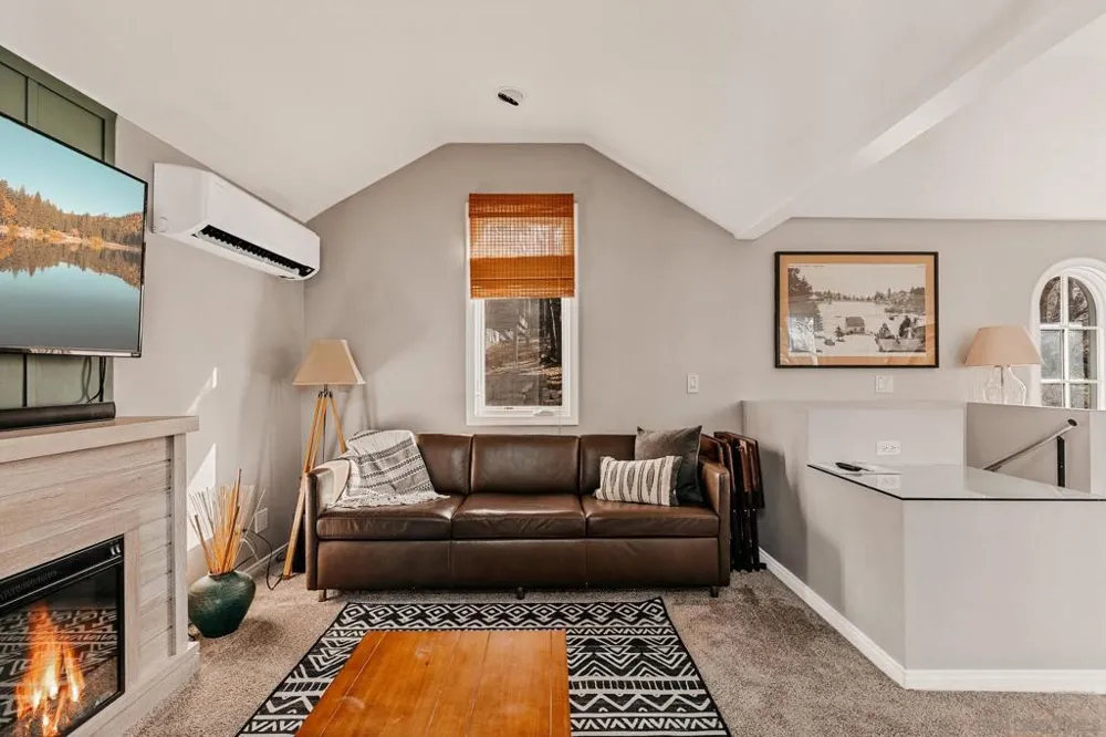 590 Oak Knoll Circle Green Valley Lake, CA 92341