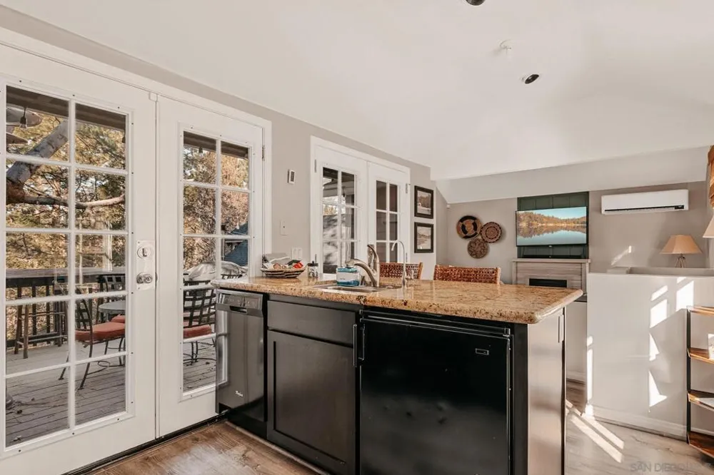590 Oak Knoll Circle Green Valley Lake, CA 92341