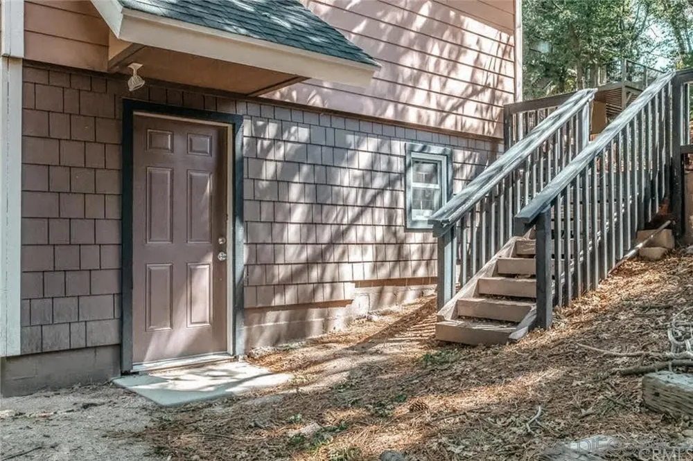 590 Oak Knoll Circle Green Valley Lake, CA 92341