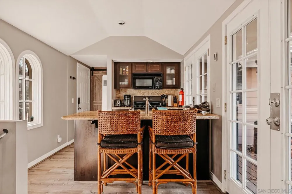 590 Oak Knoll Circle Green Valley Lake, CA 92341