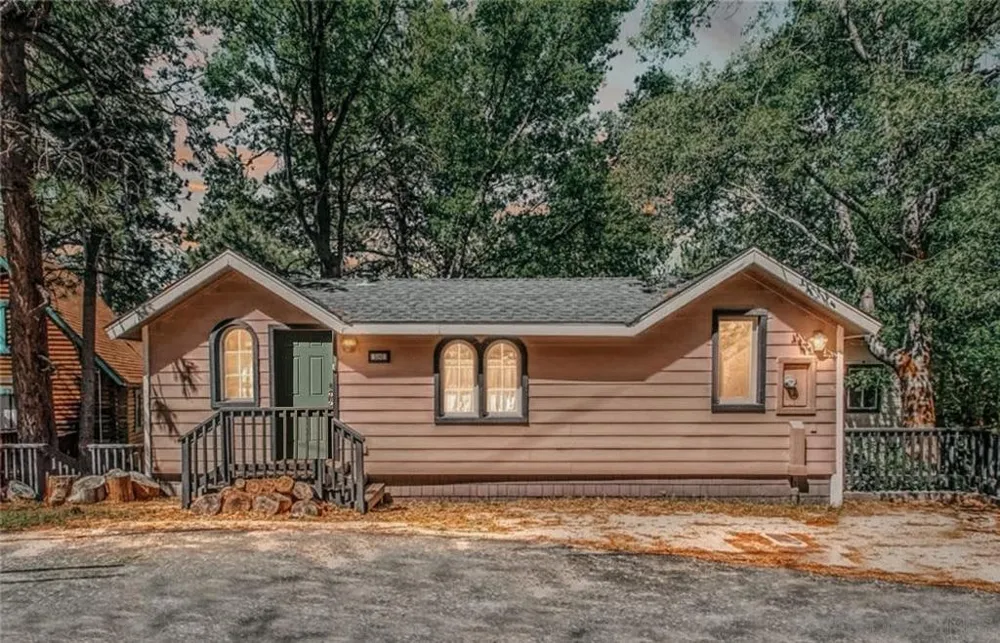 590 Oak Knoll Circle Green Valley Lake, CA 92341