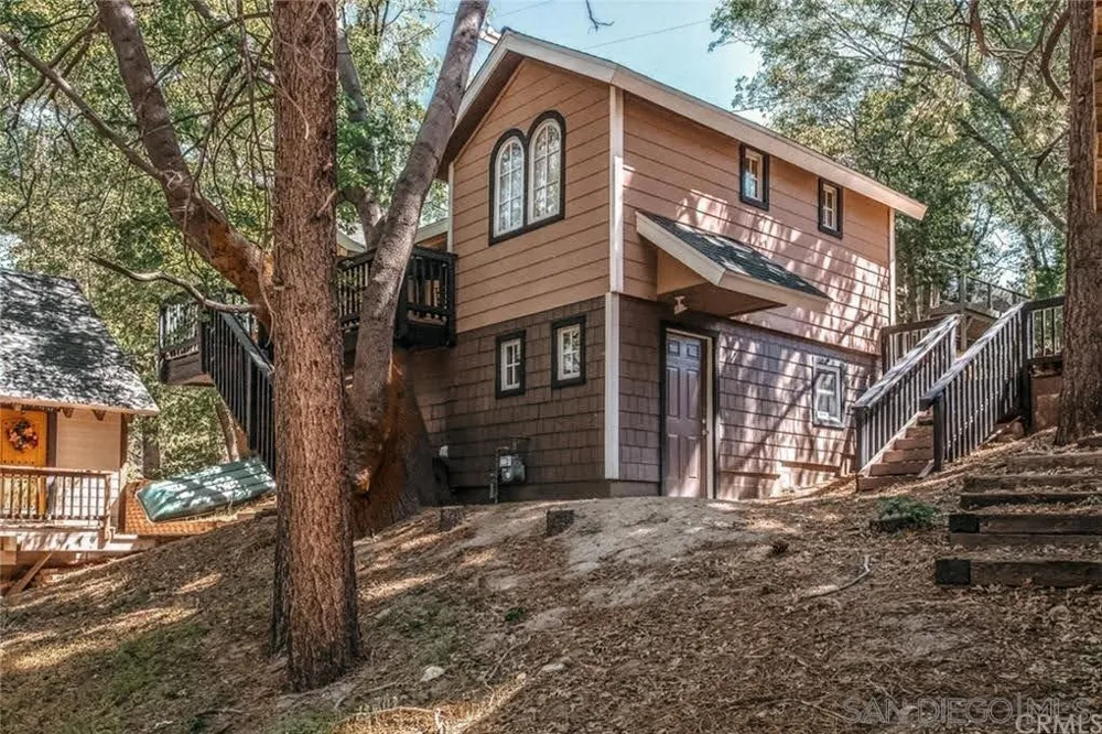 590 Oak Knoll Circle Green Valley Lake, CA 92341