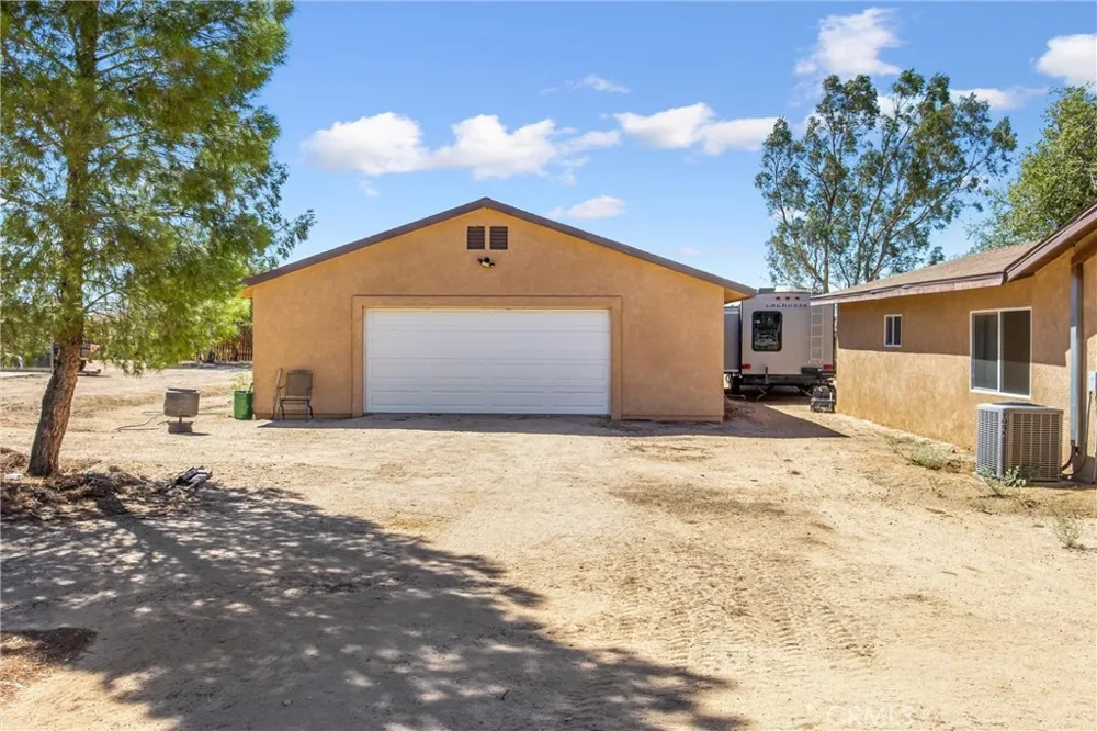 9650 Yucca Apple Valley, CA 92308
