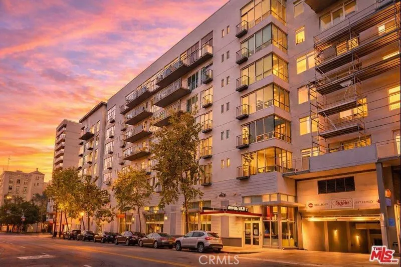 645 W 9th Los Angeles, CA 90015