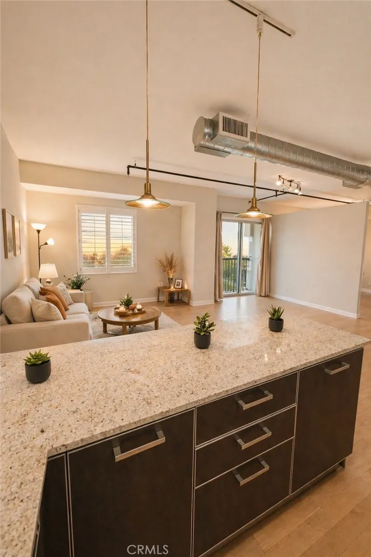 645 W 9th Los Angeles, CA 90015