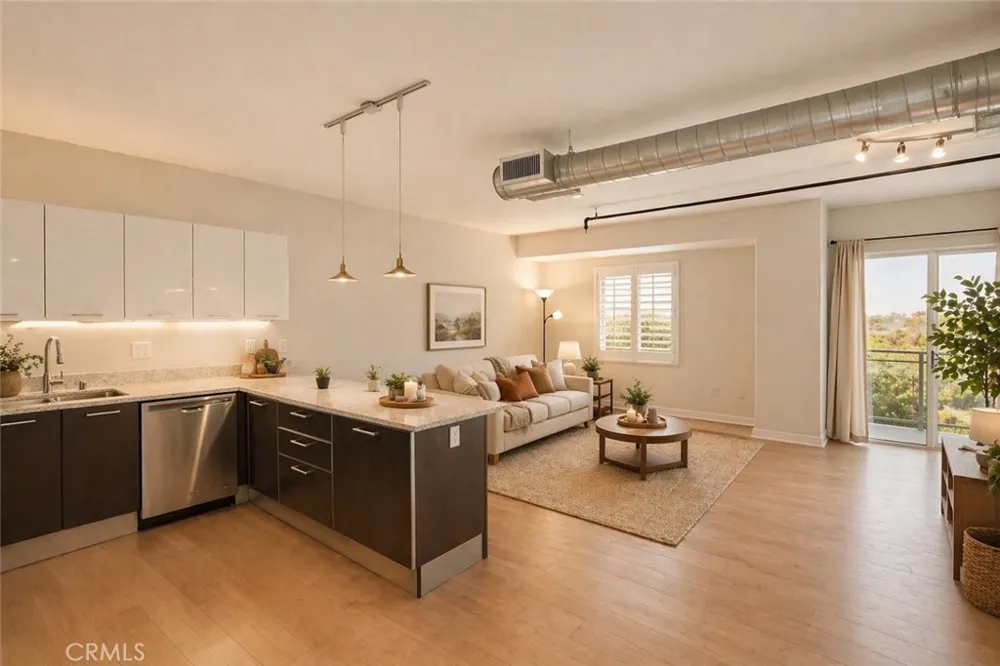 645 W 9th Los Angeles, CA 90015