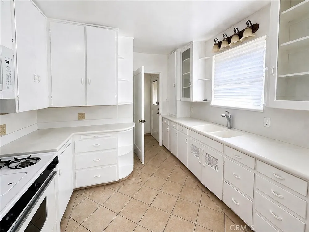 325 W Lemon Arcadia, CA 91007