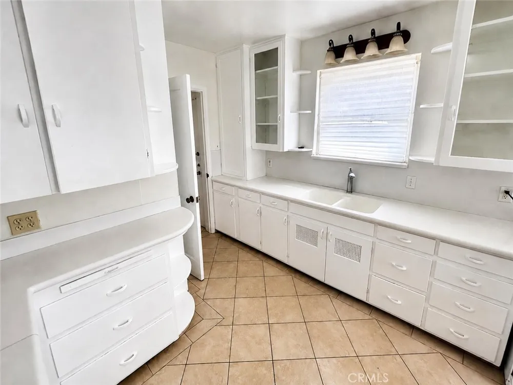 325 W Lemon Arcadia, CA 91007