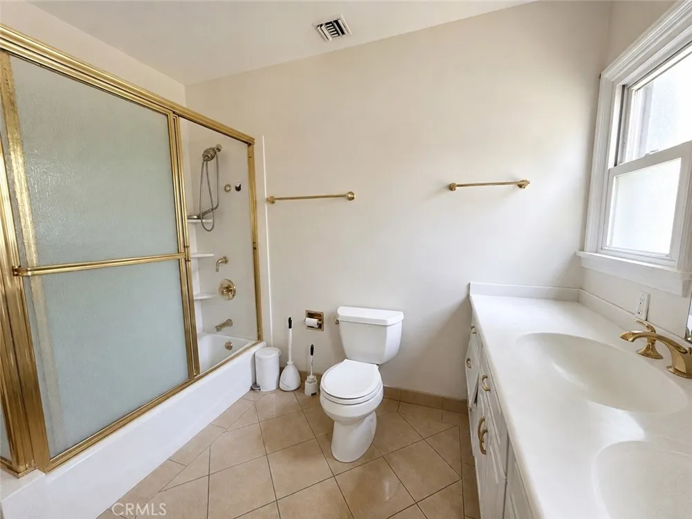 325 W Lemon Arcadia, CA 91007