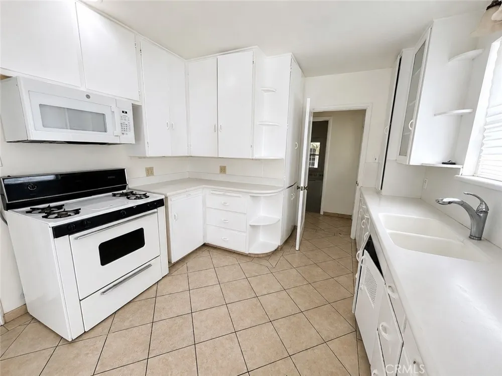 325 W Lemon Arcadia, CA 91007