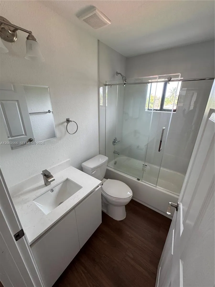 1152 NW 115 Miami, FL 33150