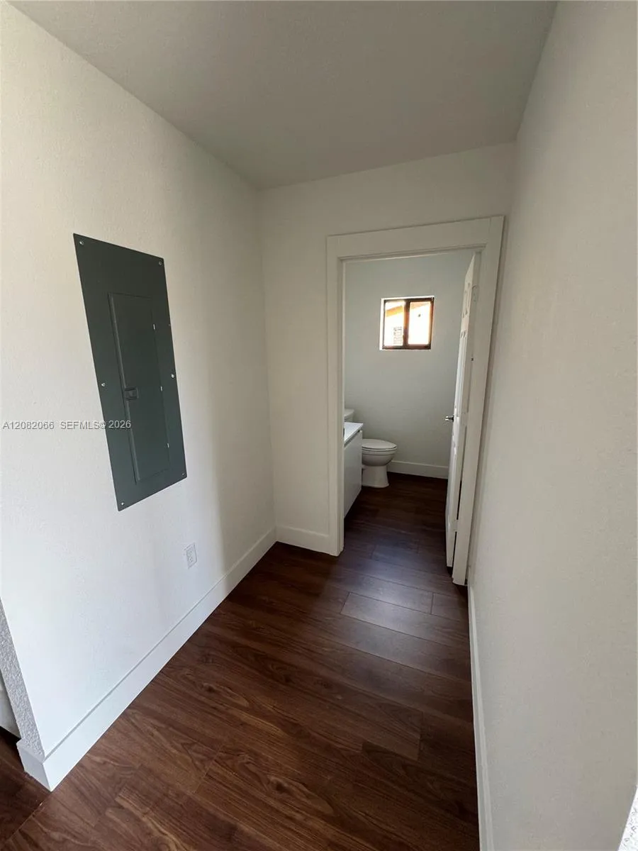 1152 NW 115 Miami, FL 33150