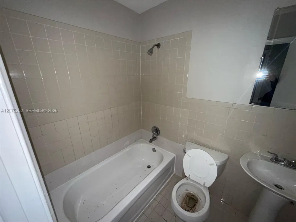 8220 SW 6th St North Lauderdale, FL 33068