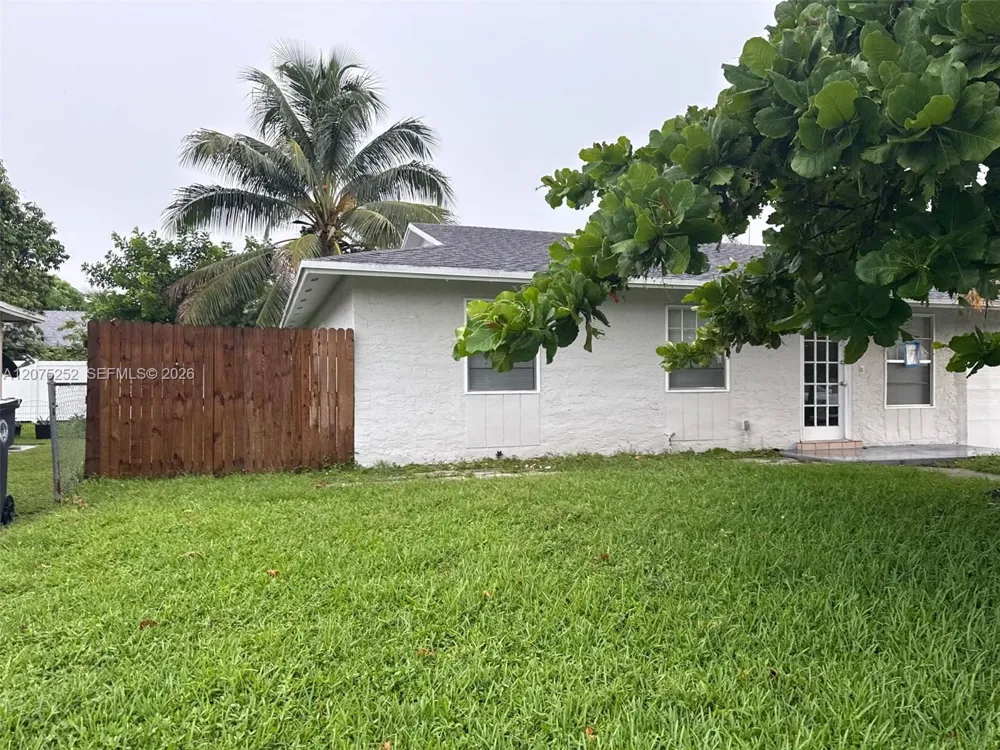 8220 SW 6th St North Lauderdale, FL 33068
