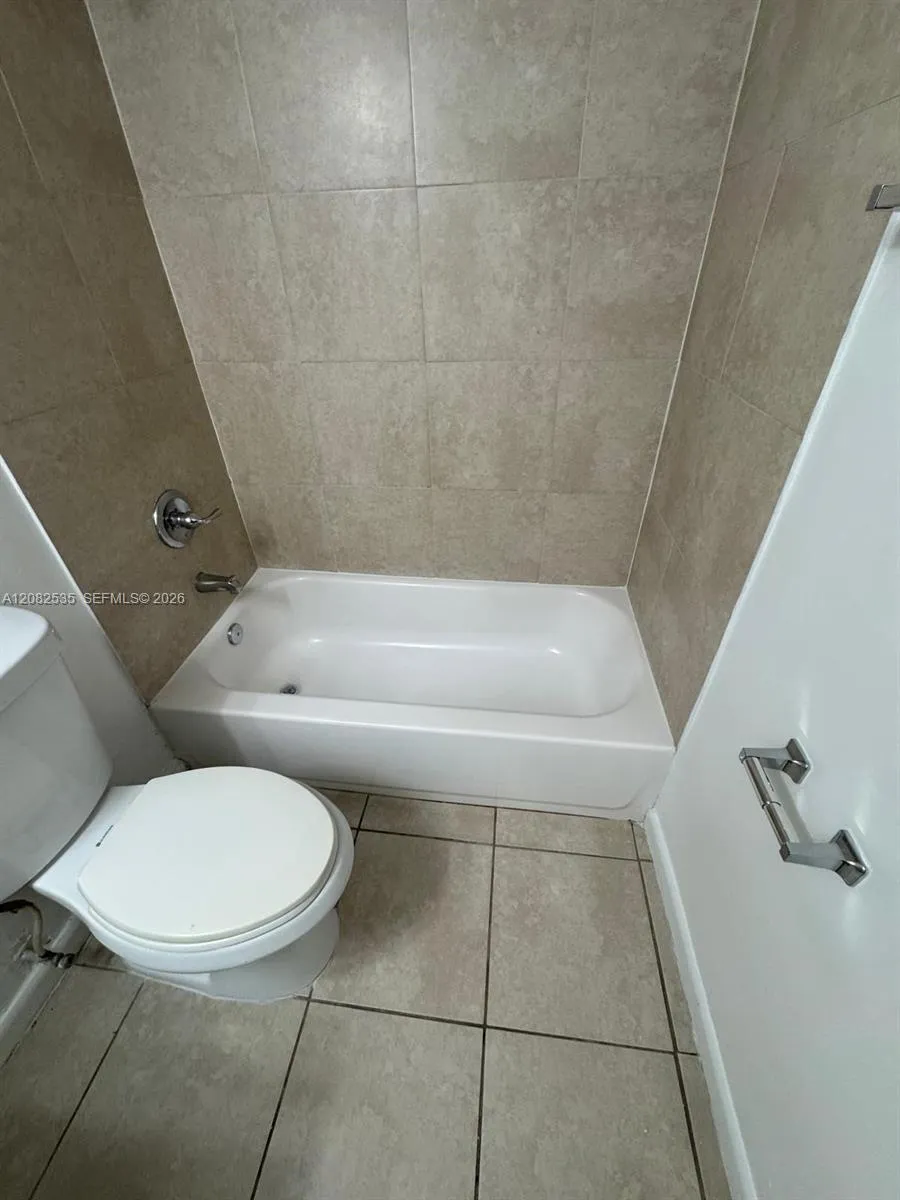 2401 Van Buren St #APT 18 Hollywood, FL 33020