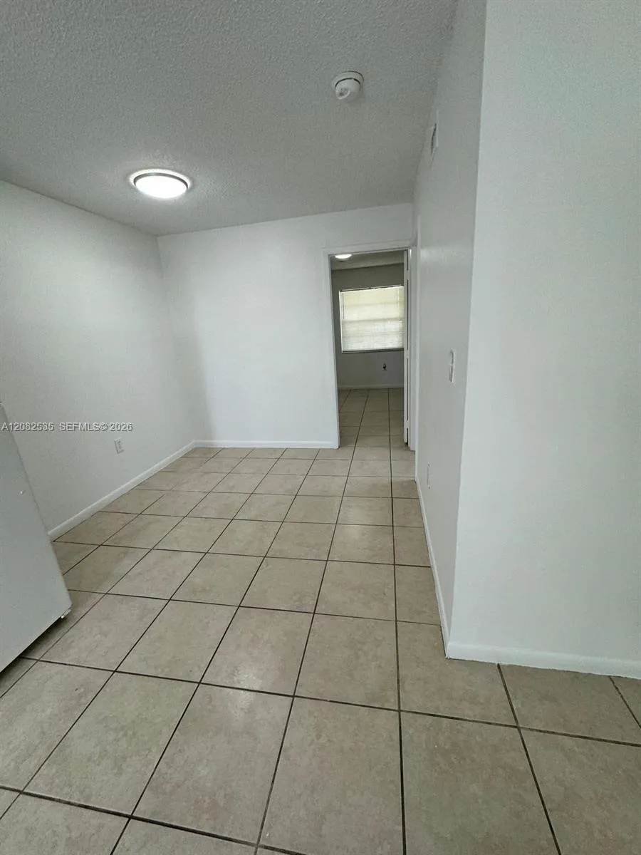 2401 Van Buren St #APT 18 Hollywood, FL 33020