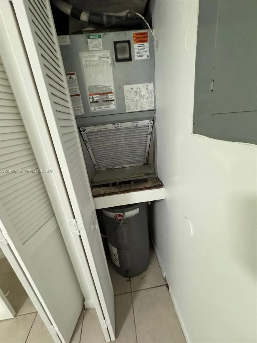 2401 Van Buren St #APT 18 Hollywood, FL 33020