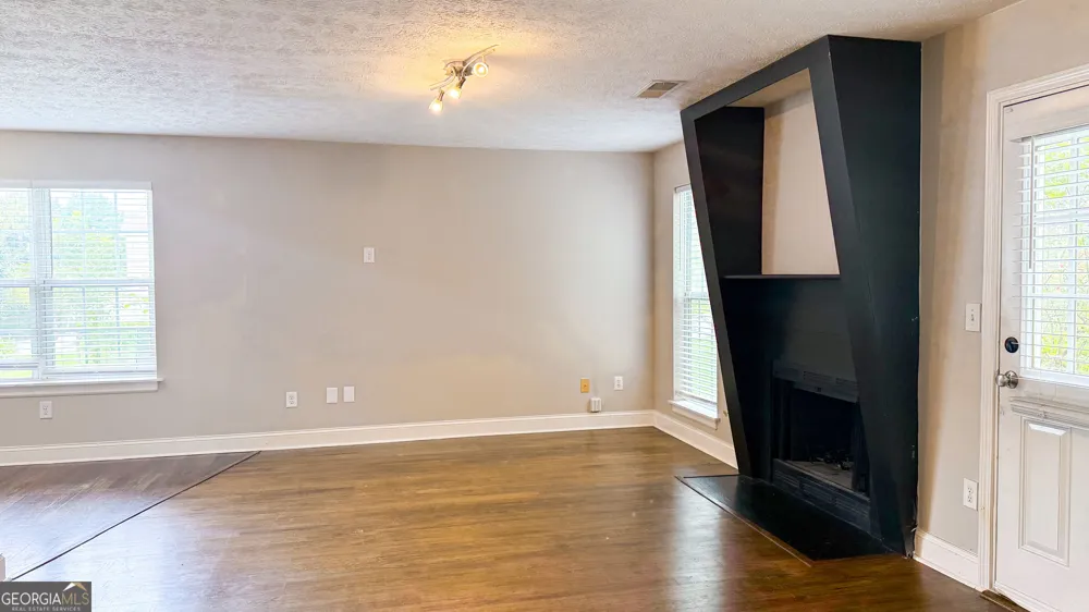 3339 Benthollow LN Duluth, GA 30096
