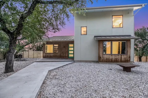 13 Meridian Drive