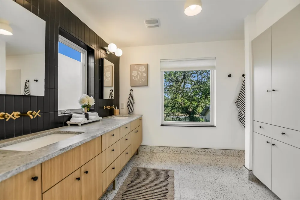 13 Meridian Drive Wimberley, TX 78676