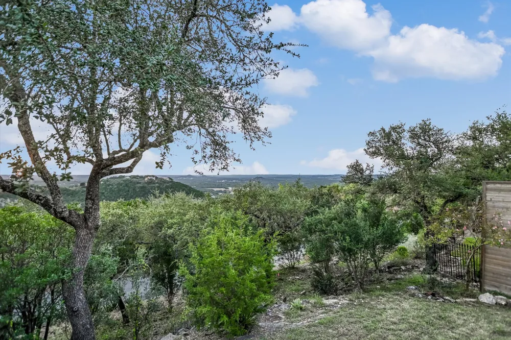 13 Meridian Drive Wimberley, TX 78676