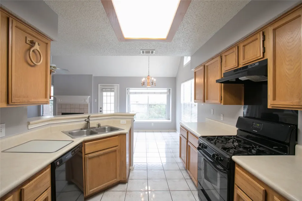 10639 Carovilli Drive Austin, TX 78748