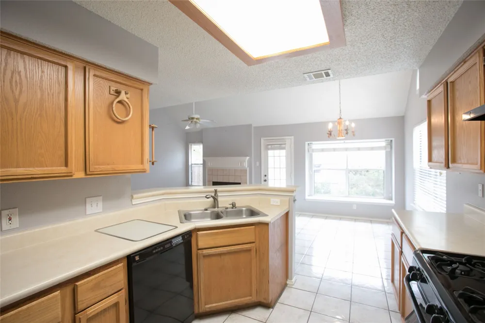 10639 Carovilli Drive Austin, TX 78748