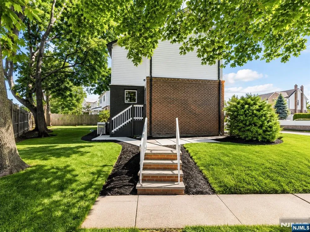 2-07 37th Street Fair Lawn, NJ 07410