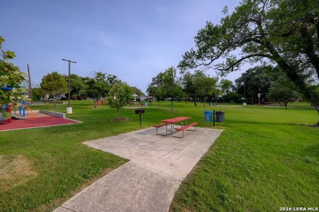 362 CHERRY RIDGE DR San Antonio, TX 78213